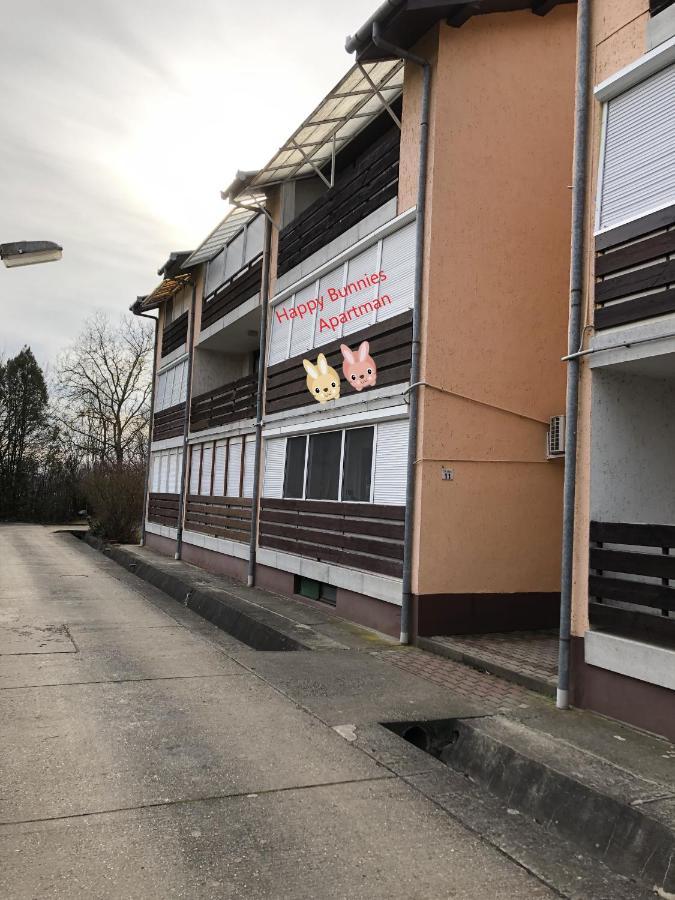 Happy Bunnies Apartman I - Gunarasfurdo Dombóvár Dış mekan fotoğraf
